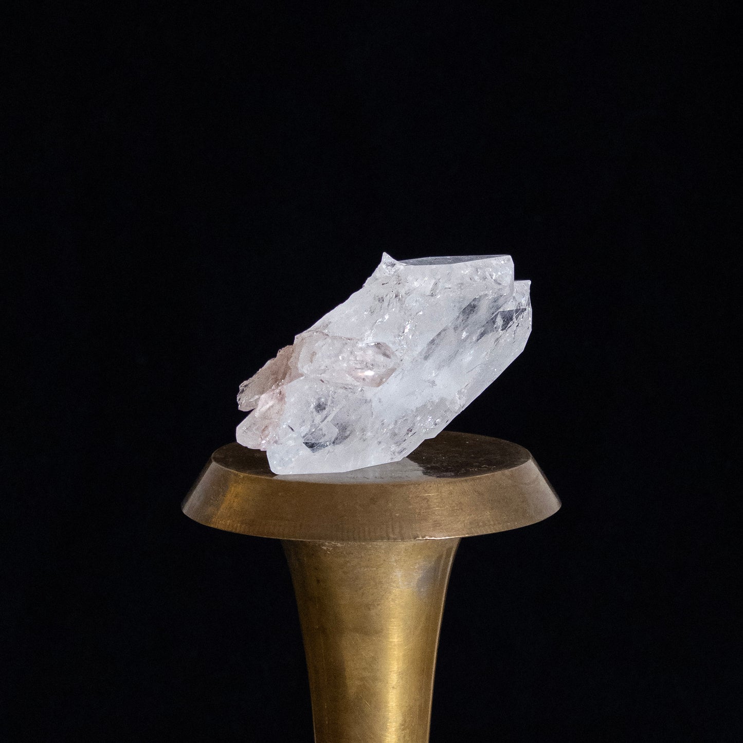Bladoróżowy kwarc — Peñas Blancas, Santander, Kolumbia