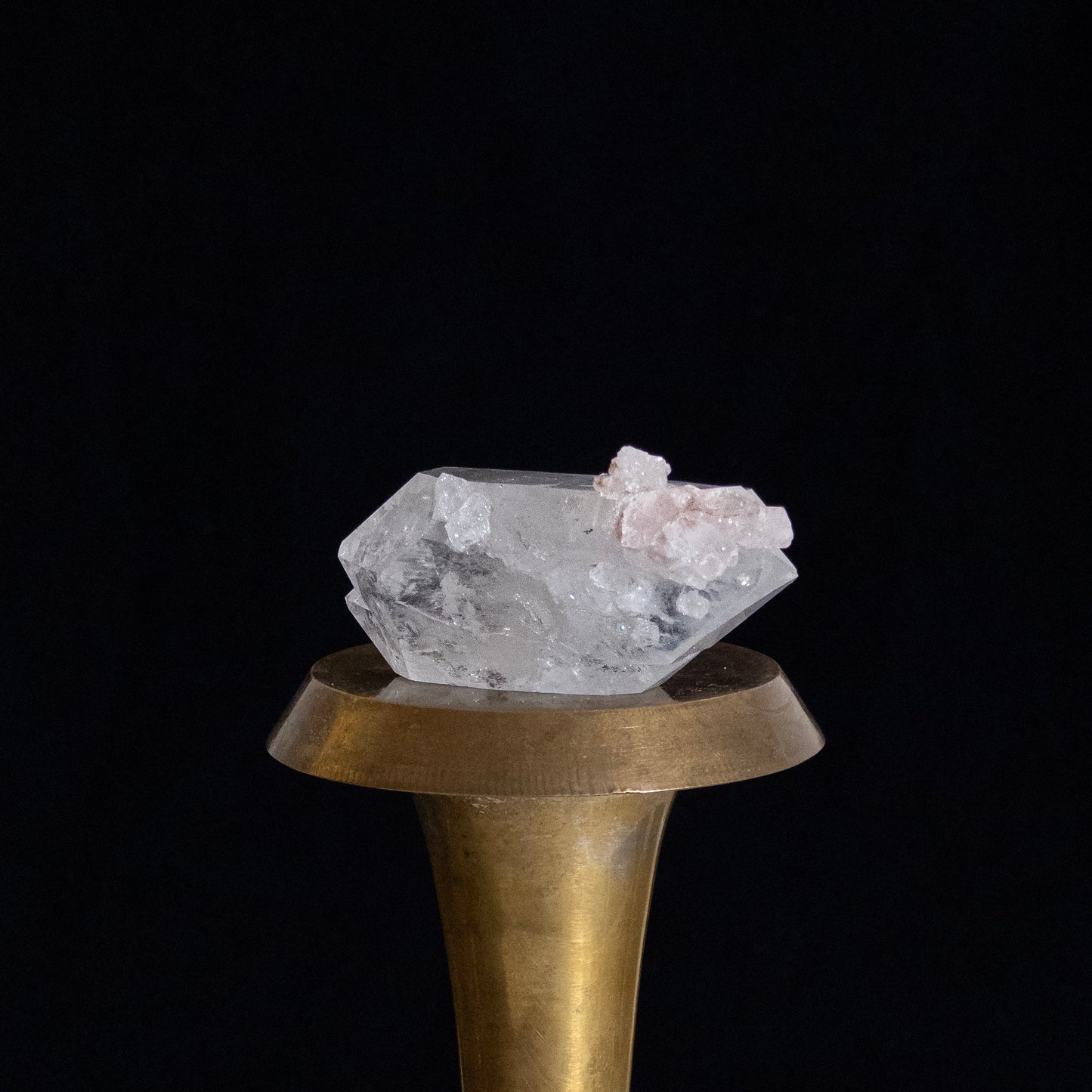 Bladoróżowy kwarc — Peñas Blancas, Santander, Kolumbia